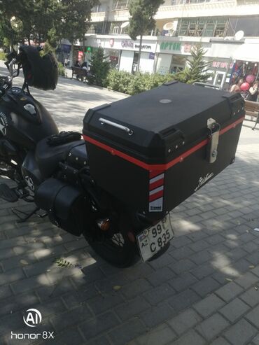 Böyük 2 Kaska yerləşən Moto Baqaj Müxtəluf Motosikletlər üçün nəzərdə