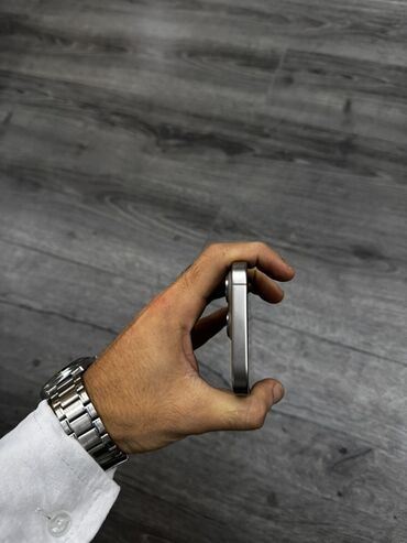 iphone 12 2 ci el: IPhone 15 Pro, 256 GB, Space Gray, Barmaq izi, Face ID, Sənədlərlə