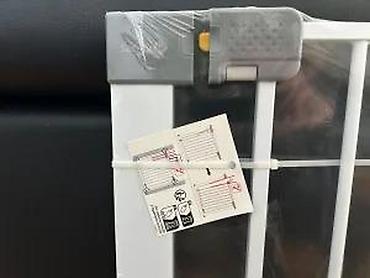 Ostali dečiji nameštaj: Safety 1st Quick Close+ U-Pressure Fit zaštitna kapija - Samonoseća — 25