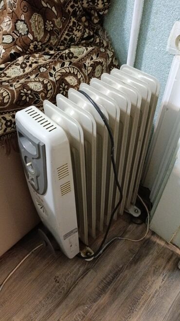 Bu yağlı radiator, effektiv istilik təmin etmək üçün nəzərdə tutulub