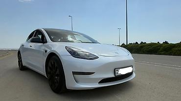 Tesla: Tesla Model 3: 0.1 l | 2022 il 62000 km Sedan — 4