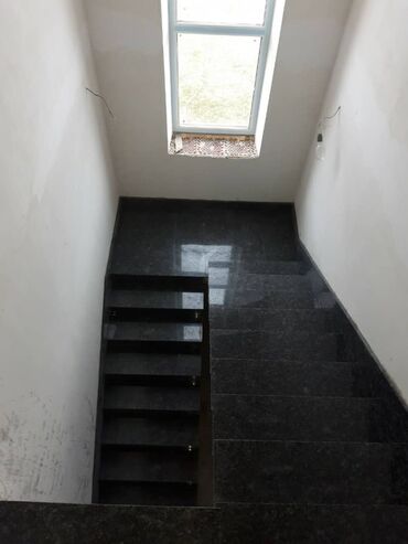 Лестницы из гранита, мрамора: Лестница из гранита, мрамора Для дома, Бесплатный замер, Форма лестницы: Много-маршевая, Стиль: Модерн — 1