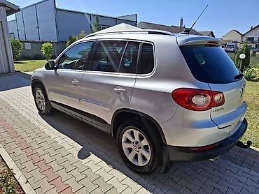 patoke: Volkswagen Tiguan 2.0 TDI, kompaktni SUV u srebrnoj metalik boji, sa — 4