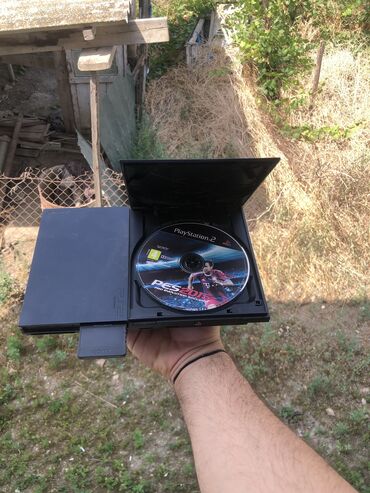 playstation disk: Ps 2 üstündə 1 ədəd futbol diskidə verilir cızıqı belə yoxdu yep