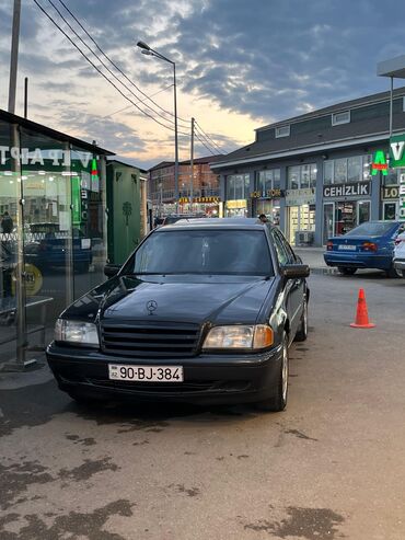 oturacaq uzlukleri: Mercedes-Benz C-Sinfi (W202) sedan - Kuzov: sedan, qara rəng