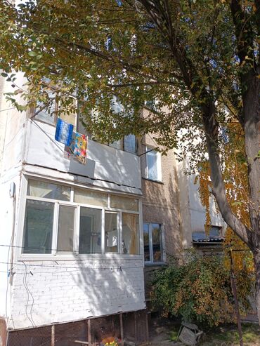 дом с бассейном посуточно: 1 комната, 32 м², 105 серия, 2 этаж, Косметический ремонт