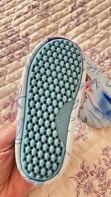 Детская обувь: Обувь на девочку б/у в отличном состоянии,зимние новые,аквасоки Lc — 3