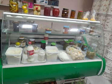 Avtoservis avadanlıqları: 1.50 olcusunde vitrin soyuducu tecili satilir . Tam islekdir. 280