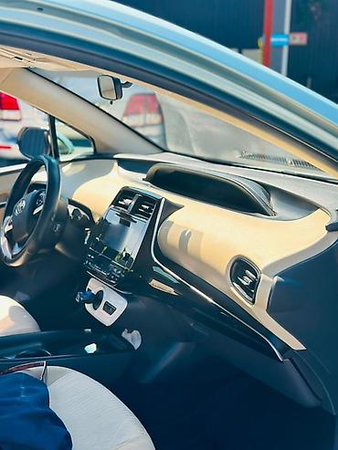 Транспорт: Toyota Prius: 2016 г., 1.8 л, Автомат, Гибрид, Лифтбек — 3