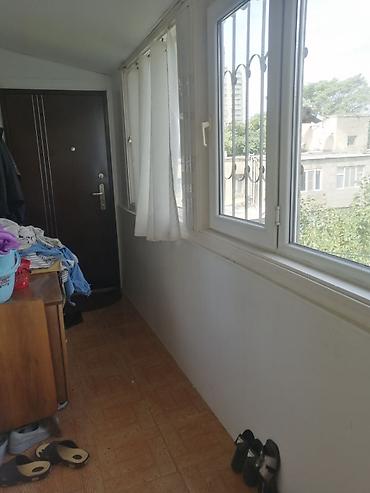 Otaqların satışı: Ev satılır Təsvir:4/4 balkonlar baglidi cəmi bir qonşu var - Yataq — 17