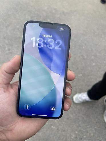 apple 13 mini: IPhone 13, Qara — 1