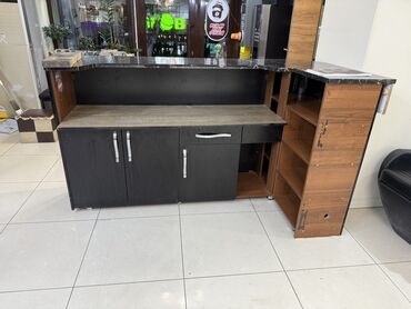 книжный стелаж: Срочно продается Стойка ресепшн/администраторская - Материал: ЛДСП с