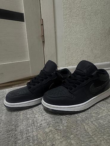 low: Мужские кроссовки, 40, Air Jordan, Новый, цвет - Черный — 3