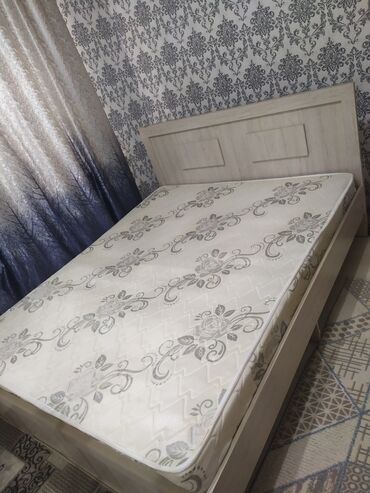 кровати 1 5: Продаю кровать двуспальную большую 180*210
