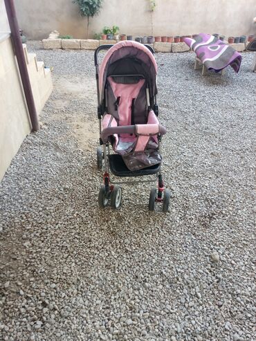 Gəzinti arabaları: Klassik gəzinti arabası, İşlənmiş, Cins: Oğlan, Yaş: 24-30 ay, Ünvandan götürmə