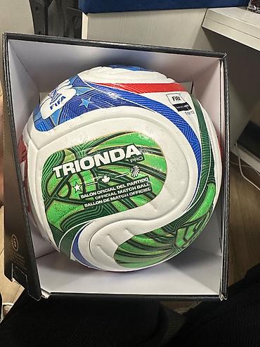 Digər idman və istirahət malları: **Satılır – FIFA Dünya Çempionatının Orijinal Trionda Pro Adidas — 2