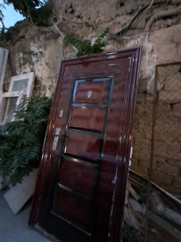 Darvazalar: Mənzil üçün İşlənmiş Giriş qapısı With peephole, Zəmanətsiz, Ünvandan götürmə