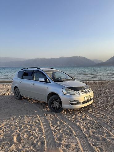 авто вит: Toyota Avensis Verso: 2004 г., 2 л, Механика, Газ, Минивэн — 1