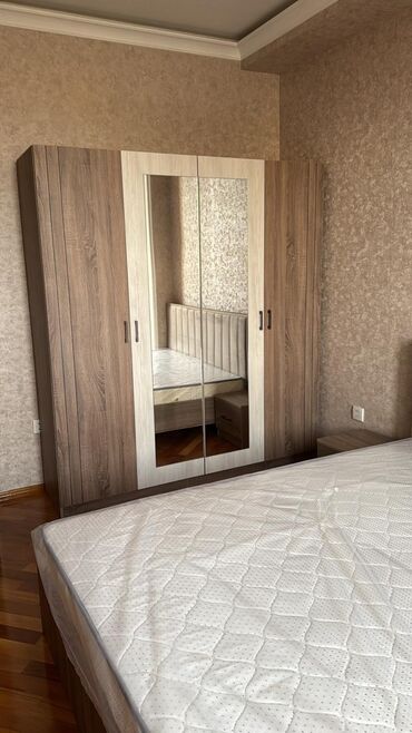 Uzunmüddətli kirayə mənzillər: Nerimanov rayonu.Inqlab,Hesen Əliyev kucesi.3 otaqli kirayə mənzil – — 5