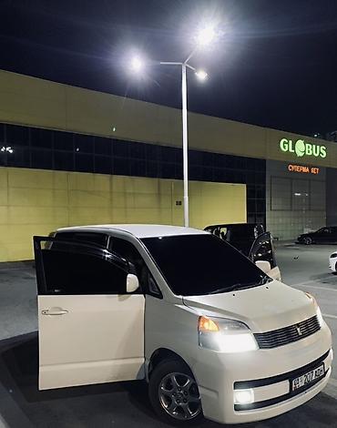 Toyota: Toyota Voxy: 2002 г., 2 л, Автомат, Бензин, Минивэн — 4