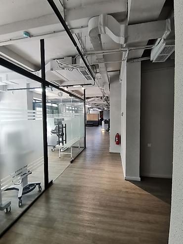 Продажа коммерческой недвижимости: Продажа офисов 318 м², С ремонтом, Многоэтажное здание, 1 этаж — 2