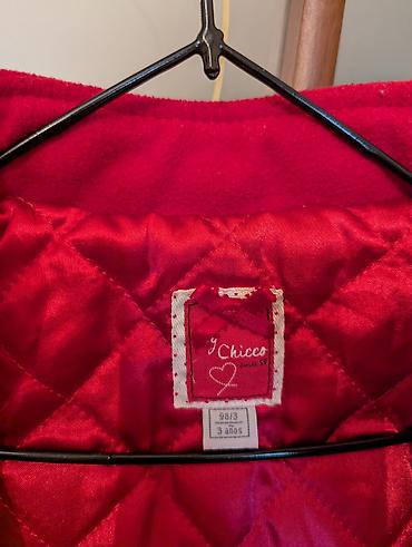 Верхняя одежда: Куртки и пальто для девочки, на 2-4 год. Можно носить до 100 — 12