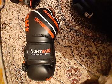 боксерская перчатка: Боксерские перчатки FIGHTEVO - Модель: FIGHTEVO (надпись «Эволюция в — 2