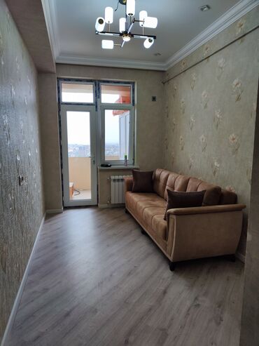 Uzunmüddətli kirayə mənzillər: Yeni təmir, təmirdən sonra yaşayış olmayıb.Baku Medical Plazanın — 18