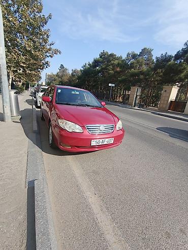 BYD: BYD sedan – qırmızı rəng, kompakt və iqtisadi şəhər avtomobili — 8