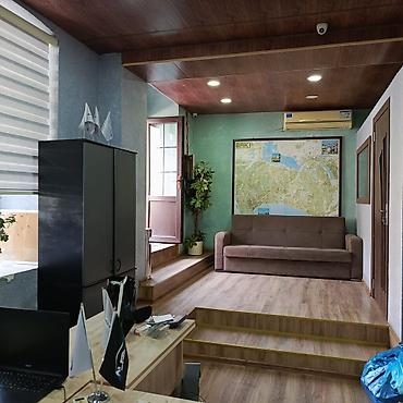 İcarəyə ofislər: Icarəyə verilir – kiçik ofis sahəsi Ünvan: mərkəzi küçəboyu piyada — 7