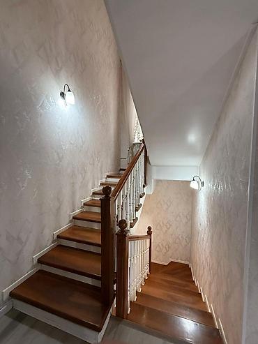 Продажа коттеджей и домов: Продаётся двухэтажный дом с цокольным этажом в селе Орто-Сай — 18