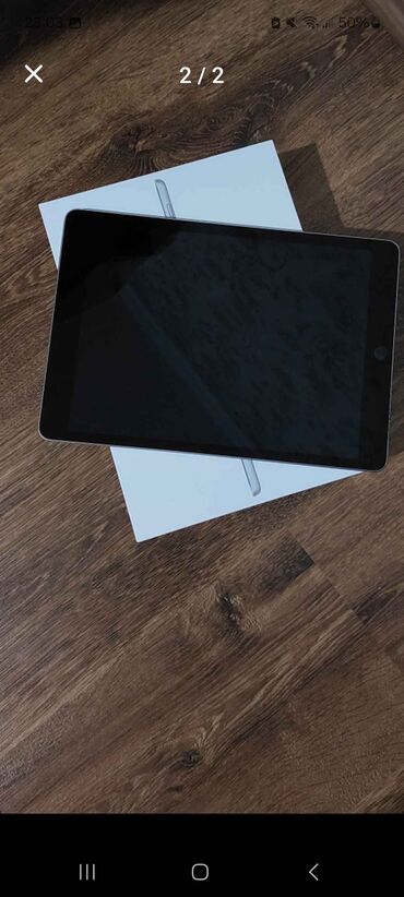 Planşetlər: Apple iPad planşet Xüsusiyyətlər: - Ekran: 9.7–10.2 düym sinifli