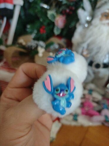 Ostale dečije stvari: Stitch pernica
1600din
Uz pernicu ide jedan sjaj i dve gumice — 11