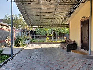 Продажа коттеджей и домов: 📍 Ак орго 💰 173 000$ Характеристики: * 1 этаж Дом 2003 года — 1