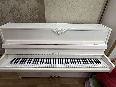 Ağ rəngli orijinal "PETROF" Pianosu 🌟 Petrof vertikal piano – ağ rəng