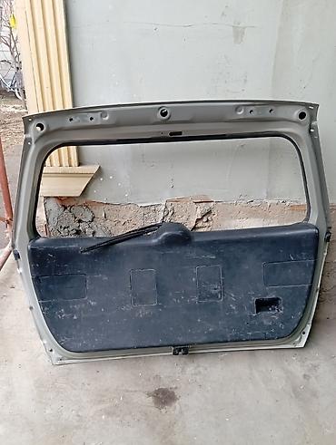 2002: Крышка багажника Toyota, 2002 г., Б/у, Оригинал — 2