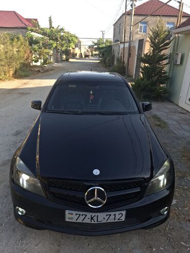 uznuşqa güzgü: Mercedes-Benz 300: 3.5 l | 2010 il Sedan