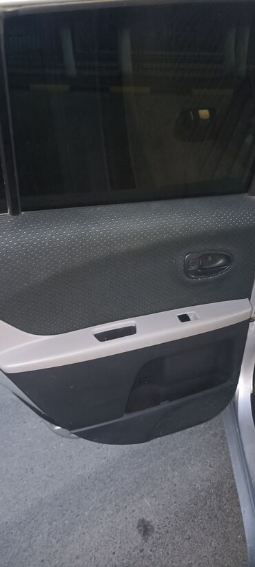 Toyota: Toyota Vitz: 2005 г., 1 л, Вариатор, Бензин, Хэтчбэк — 17