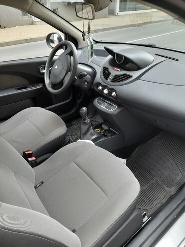 Renault: Renault Twingo – gradski hečbek, 3 vrata, srebrna boja. Karoserija i — 5