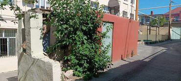 продается 2 х комнатная квартира: Təcilli elim yandıda balaxanıda 69 məktəbin tam yanında 4/3 balaca