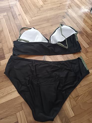 Personal Items: Dvodijelni ženski kupaći kostim u kombinaciji crne i maslinasto zelene — 1