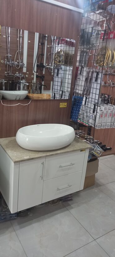 hamam ucun dolab: Hamam üçün lavabo dəsti - Üstdən quraşdırılan oval keramika lavabo