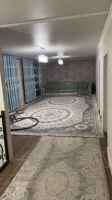 кок жар ж м: Дом с отдельным двором и навесом, кирпичный забор по периметру — 8
