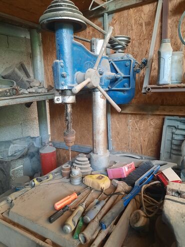 оборудование на сто: Комплект оборудования для автосервиса/мастерской. Состав: - Верстат