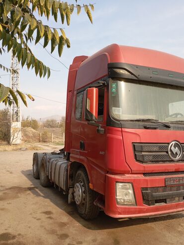 гидравлический домкраты: Седельный тягач Shacman X3000 6x4, красный. Основные характеристики