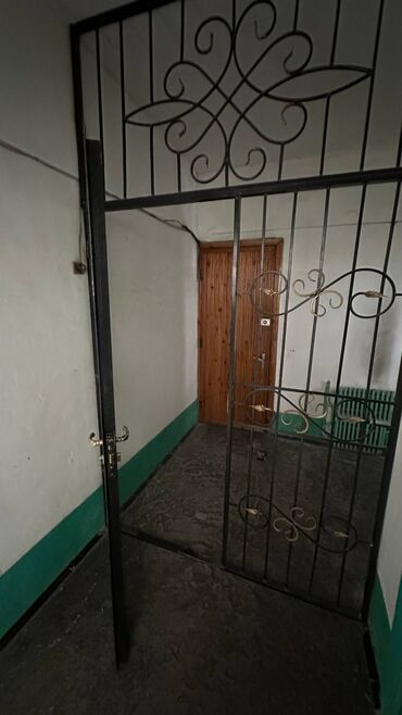 срочная продажа квартир в бишкеке без посредников: 3 комнаты, 77 м², 106 серия, 7 этаж, Старый ремонт