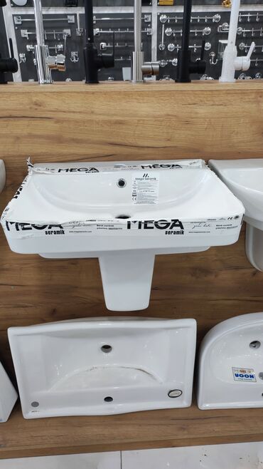 çanakkale seramik baku: Mega Seramik tərəfindən istehsal olunan bu ağ rəngli keramika lavabo