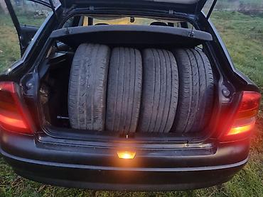 Opel: Prodajem Opel Astru G 2.0 DTI, crne boje, 5 vrata, redovno održavan — 5