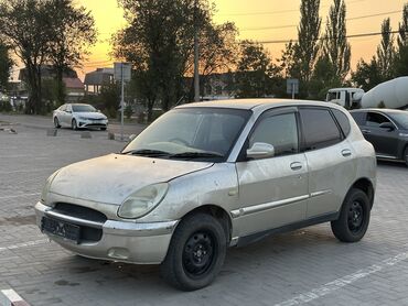 купить фронтальный погрузчик бу: Daihatsu Storia: 1998 г., 1 л, Вариатор, Бензин, Хетчбек