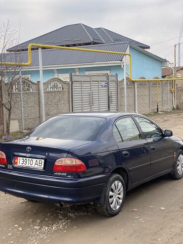 Toyota: Toyota Avensis: 2001 г., 2 л, Механика, Бензин